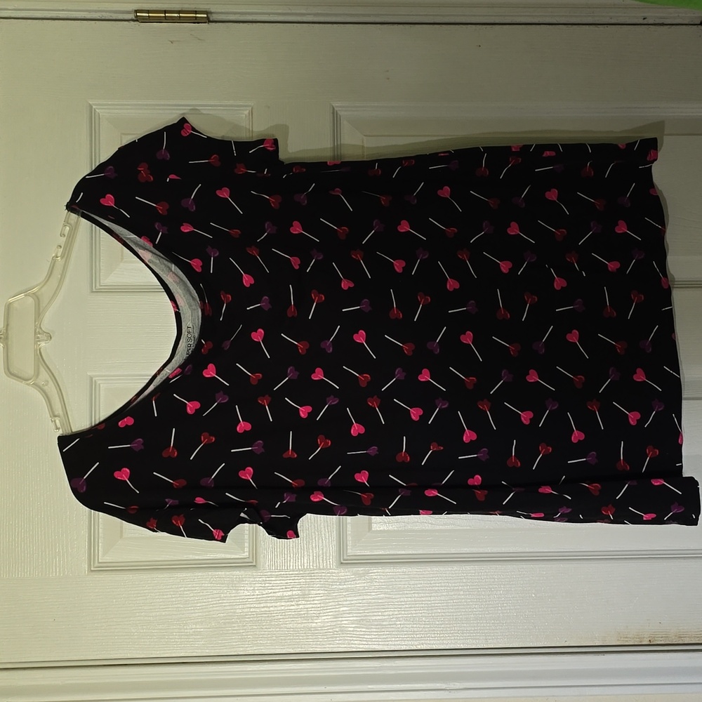 Torrid Super Soft Women's Black Slerp Top with Pink Heart Pattern